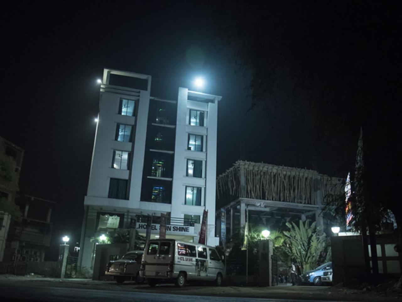 Hotel Sunshine Baharampur Екстер'єр фото