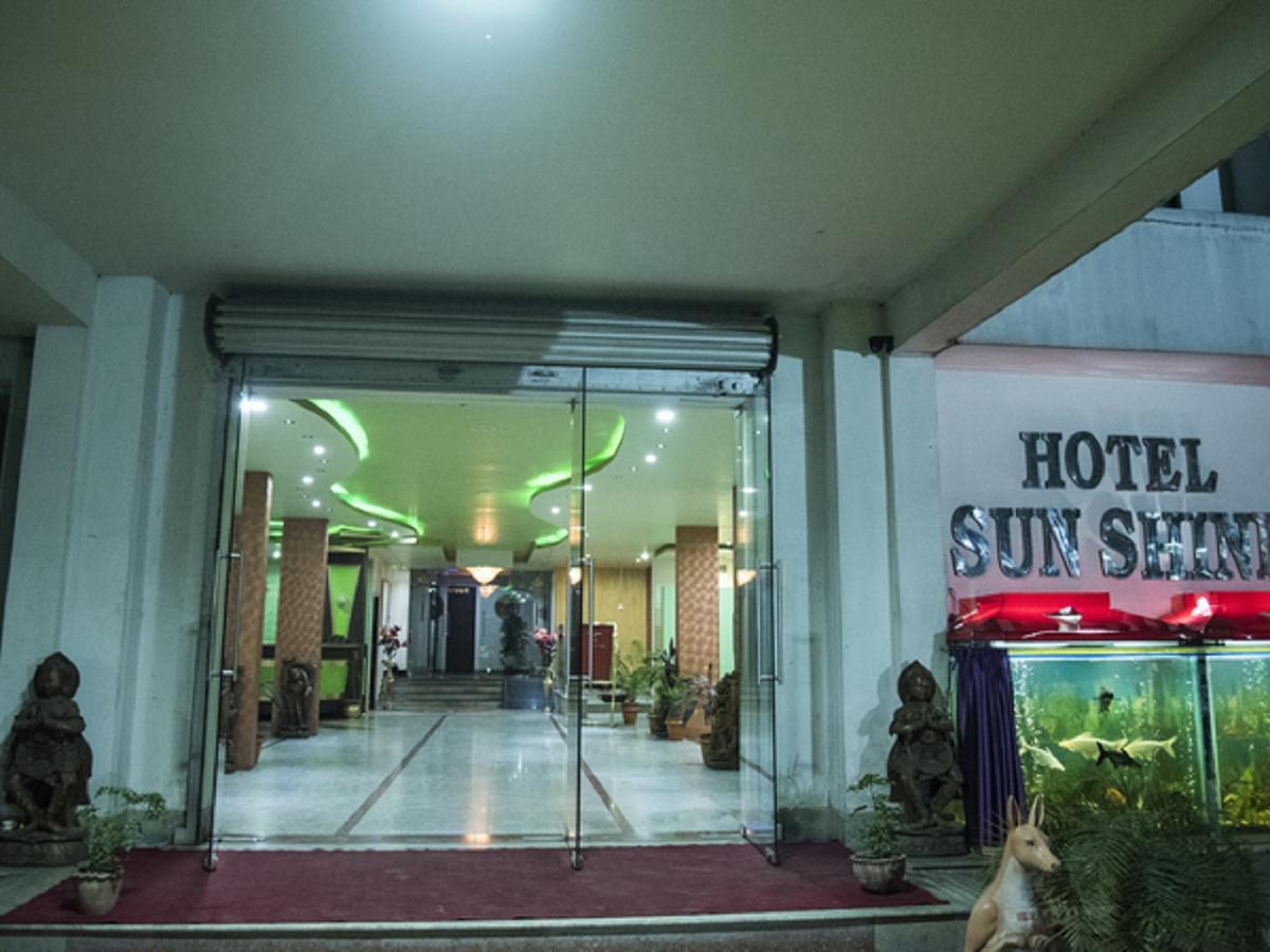 Hotel Sunshine Baharampur Екстер'єр фото
