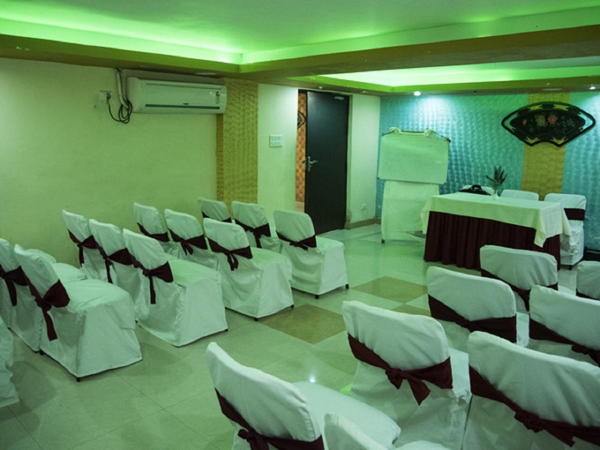 Hotel Sunshine Baharampur Екстер'єр фото