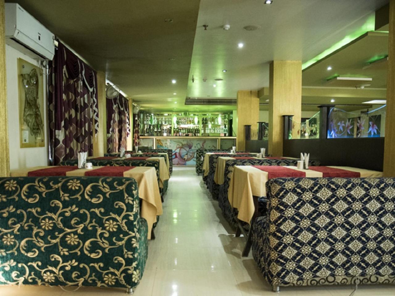 Hotel Sunshine Baharampur Екстер'єр фото