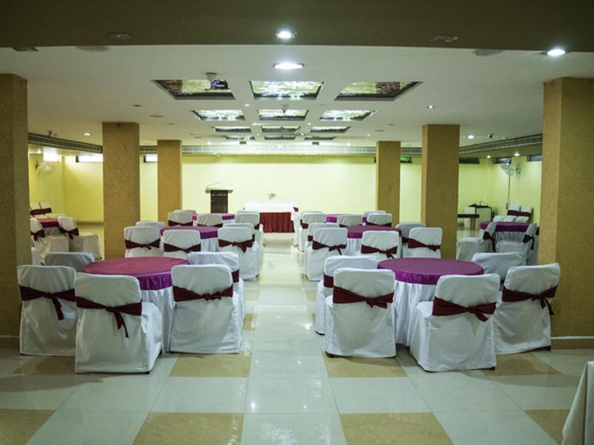 Hotel Sunshine Baharampur Екстер'єр фото