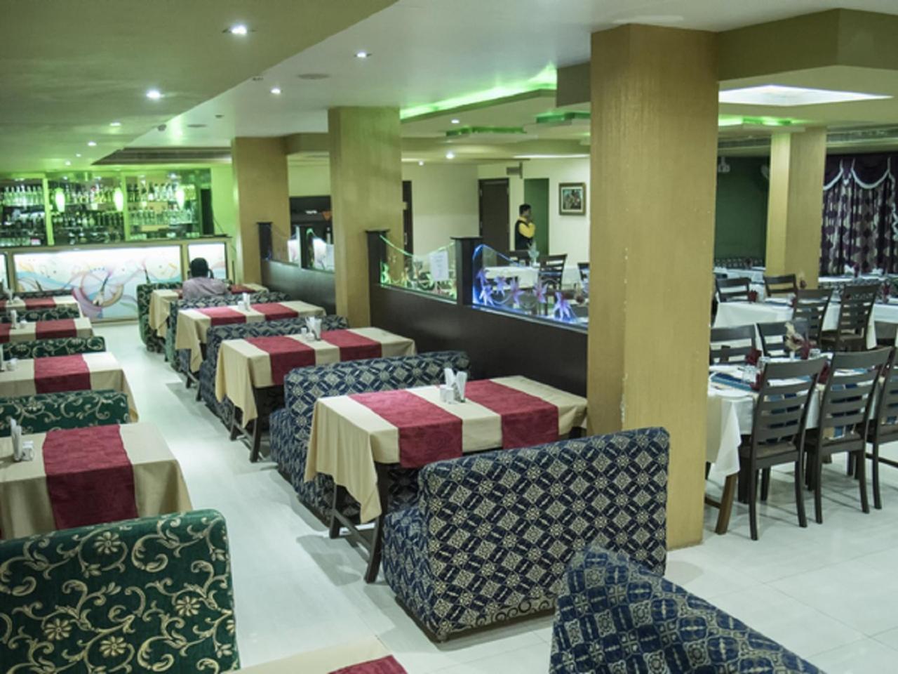 Hotel Sunshine Baharampur Екстер'єр фото